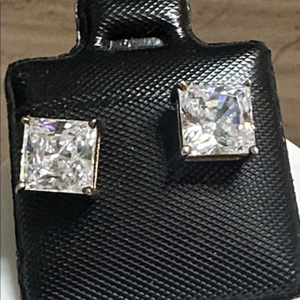 Princess-Cut Stud Earrings Crystals And Gold Prongs